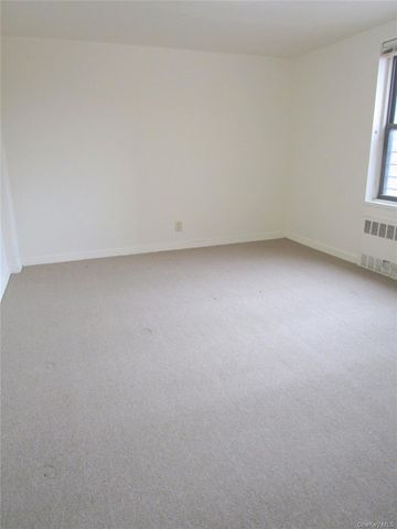 123 Valentine Lane 4E, Yonkers, NY 10705