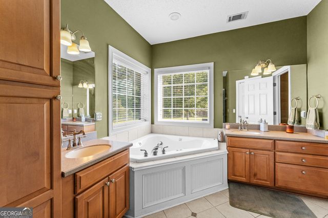 19 Hollow Oak Drive, Pembroke, GA 31321