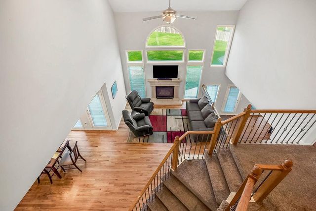 9105 N Kansas Court, Kansas City, MO 64156