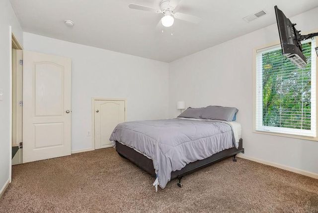 9105 N Kansas Court, Kansas City, MO 64156