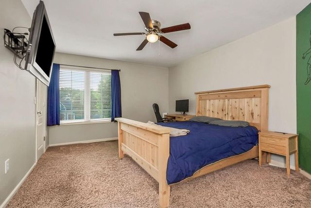 9105 N Kansas Court, Kansas City, MO 64156
