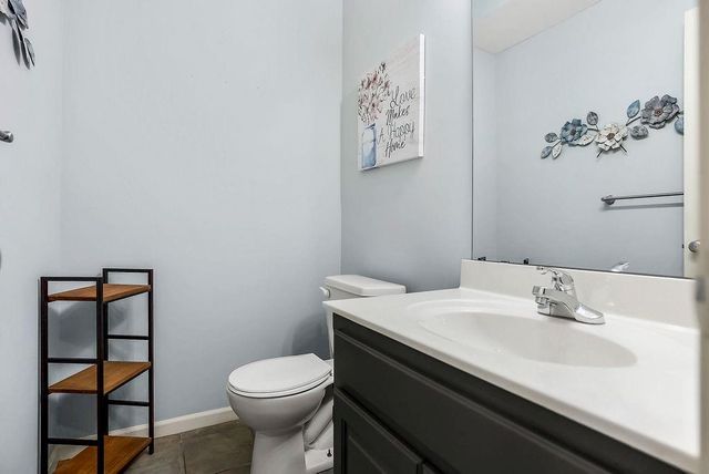9105 N Kansas Court, Kansas City, MO 64156