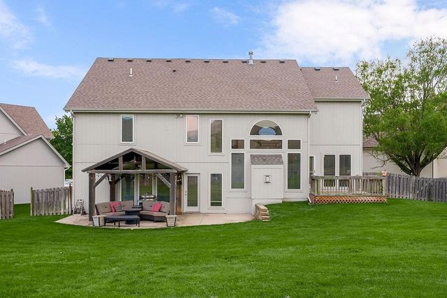 9105 N Kansas Court, Kansas City, MO 64156