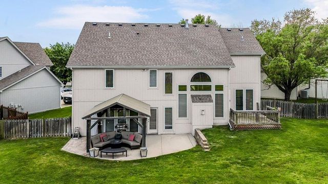 9105 N Kansas Court, Kansas City, MO 64156