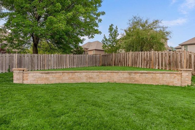 9105 N Kansas Court, Kansas City, MO 64156
