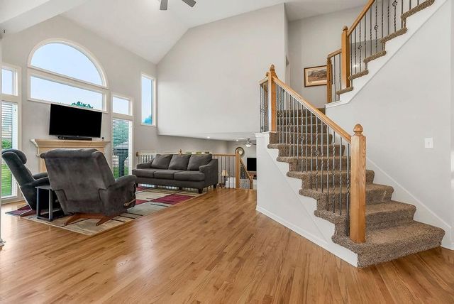 9105 N Kansas Court, Kansas City, MO 64156
