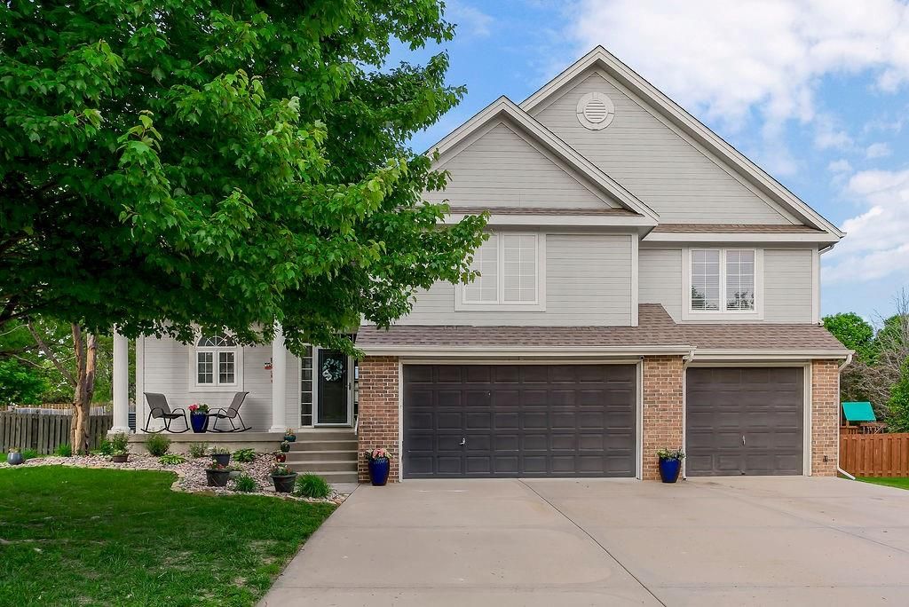 9105 N Kansas Court, Kansas City, MO 64156