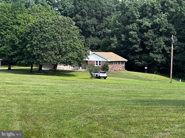 1217 BARTON RD, Breezewood, PA 15533
