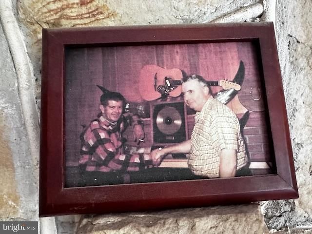 1217 BARTON RD, Breezewood, PA 15533