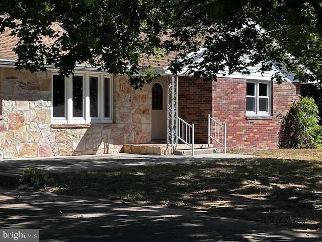 1217 BARTON RD, Breezewood, PA 15533