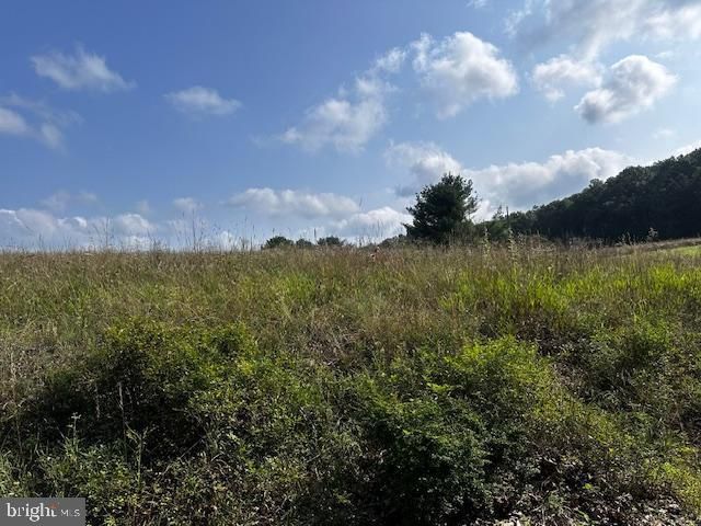 1217 BARTON RD, Breezewood, PA 15533