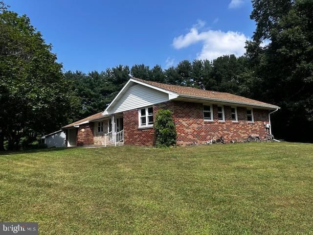 1217 BARTON RD, Breezewood, PA 15533
