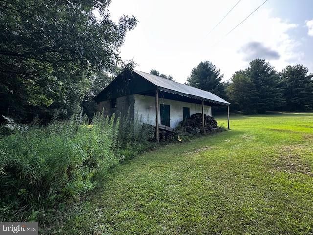 1217 BARTON RD, Breezewood, PA 15533