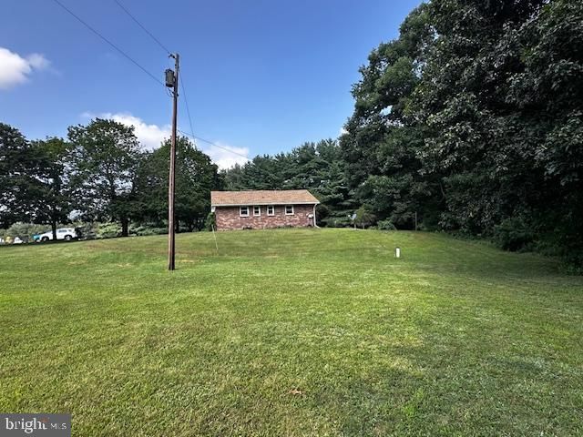 1217 BARTON RD, Breezewood, PA 15533
