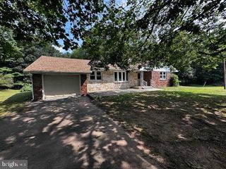 1217 BARTON RD, Breezewood, PA 15533