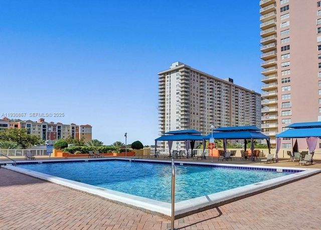 231 174th St LO-5, Sunny Isles Beach, FL 33160