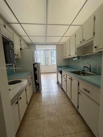 231 174th St LO-5, Sunny Isles Beach, FL 33160