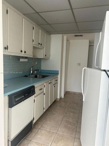 231 174th St LO-5, Sunny Isles Beach, FL 33160