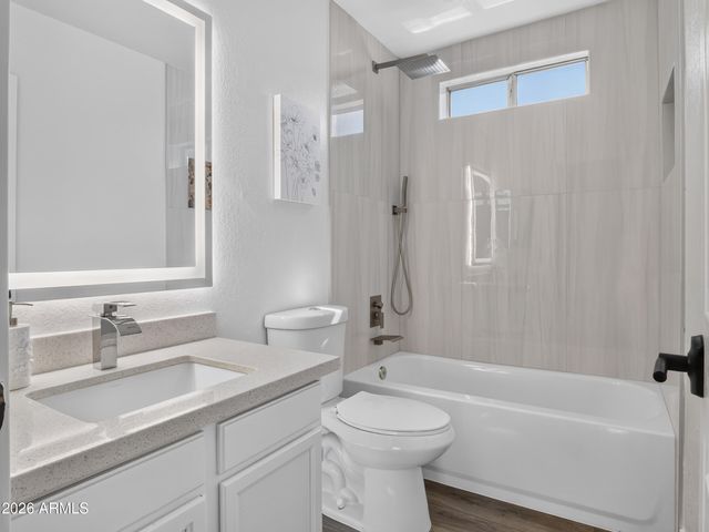 4047 W WHISPERING WIND Drive, Glendale, AZ 85310