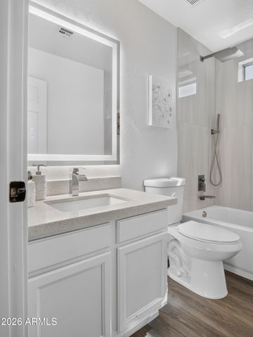 4047 W WHISPERING WIND Drive, Glendale, AZ 85310