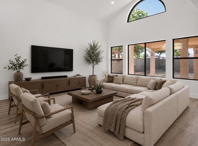 4047 W WHISPERING WIND Drive, Glendale, AZ 85310
