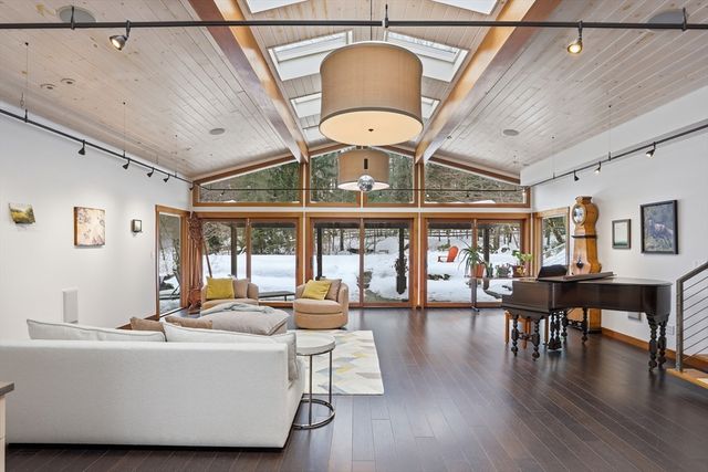 31 Aaron Way, Carlisle, MA 01741