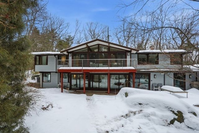 31 Aaron Way, Carlisle, MA 01741