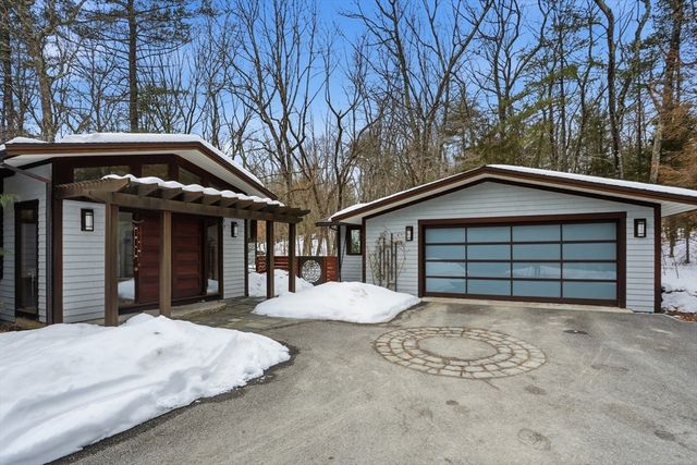 31 Aaron Way, Carlisle, MA 01741