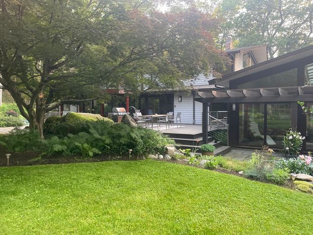 31 Aaron Way, Carlisle, MA 01741