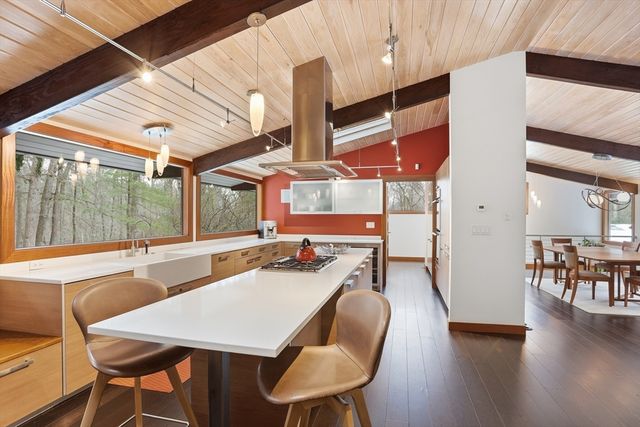 31 Aaron Way, Carlisle, MA 01741