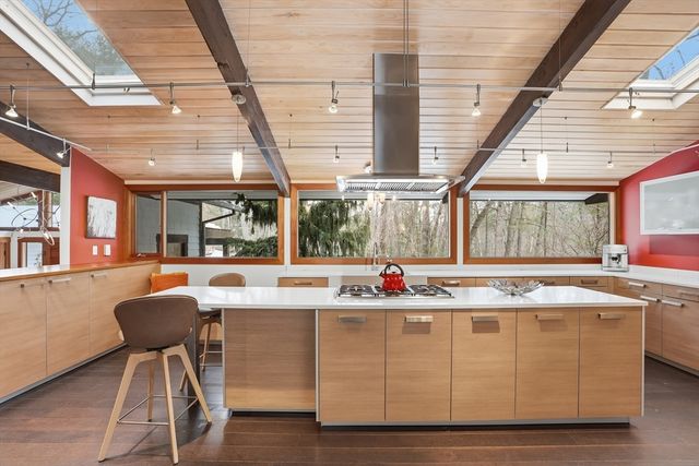 31 Aaron Way, Carlisle, MA 01741