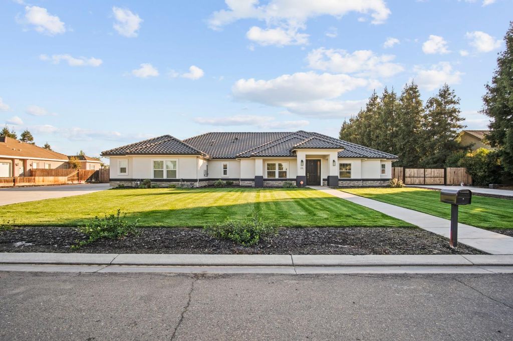 6185 Shelby St, Atwater, CA 95301