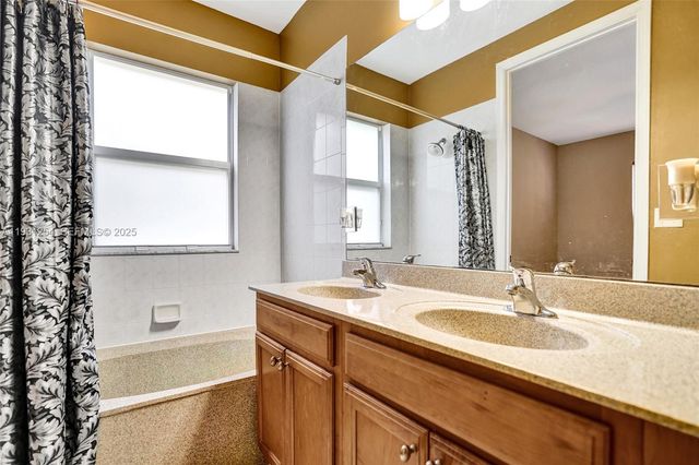 2057 SE Avon Park Dr, Port St. Lucie, FL 34952