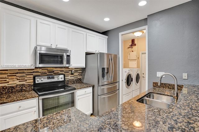 2057 SE Avon Park Dr, Port St. Lucie, FL 34952