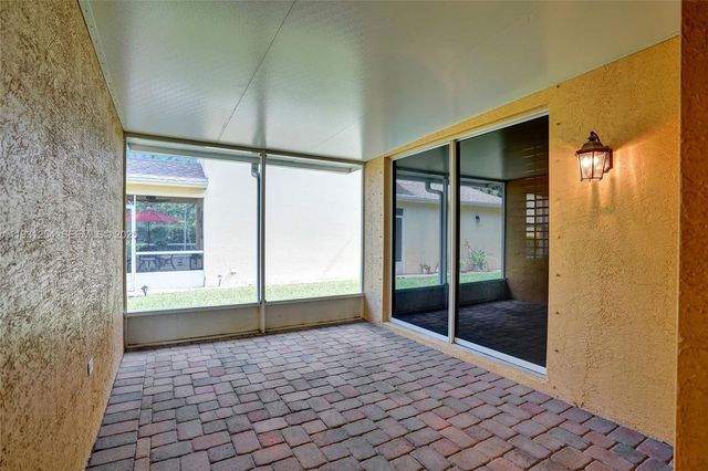 2057 SE Avon Park Dr, Port St. Lucie, FL 34952