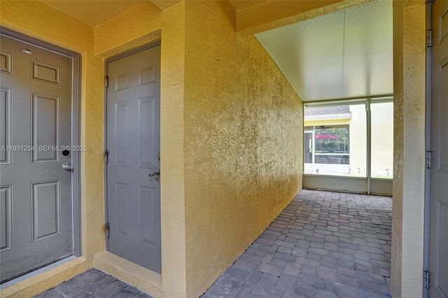 2057 SE Avon Park Dr, Port St. Lucie, FL 34952