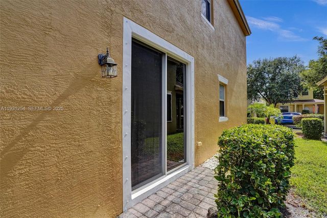 2057 SE Avon Park Dr, Port St. Lucie, FL 34952