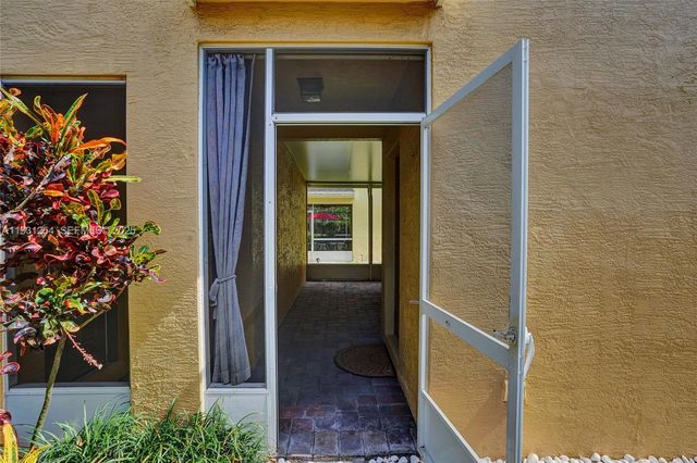 2057 SE Avon Park Dr, Port St. Lucie, FL 34952