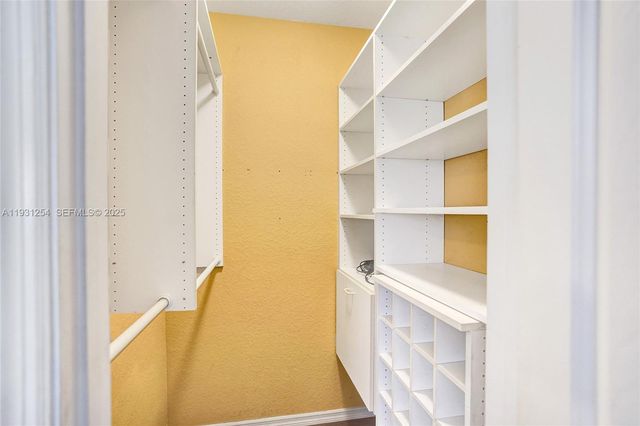 2057 SE Avon Park Dr, Port St. Lucie, FL 34952