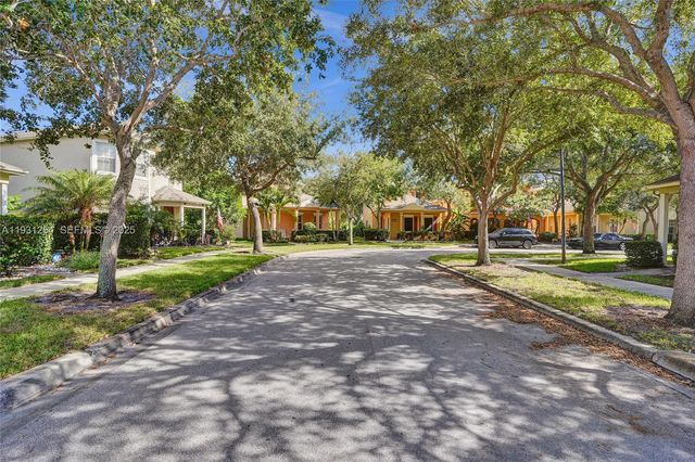 2057 SE Avon Park Dr, Port St. Lucie, FL 34952