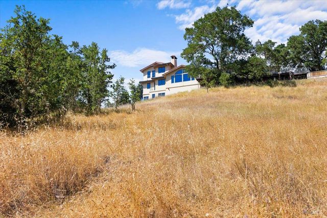 13404 Flora Ranch Rd, Healdsburg, CA 95448