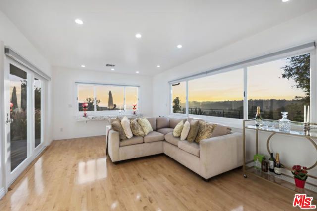 9633 Highridge Drive, Beverly Hills, CA 90210