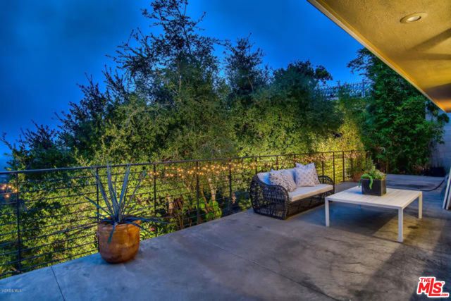 9633 Highridge Drive, Beverly Hills, CA 90210