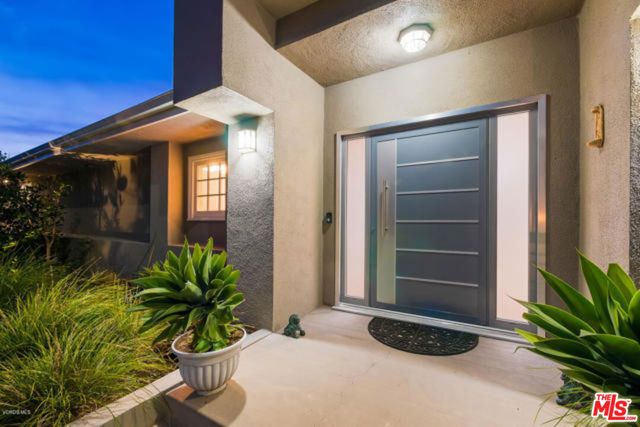 9633 Highridge Drive, Beverly Hills, CA 90210