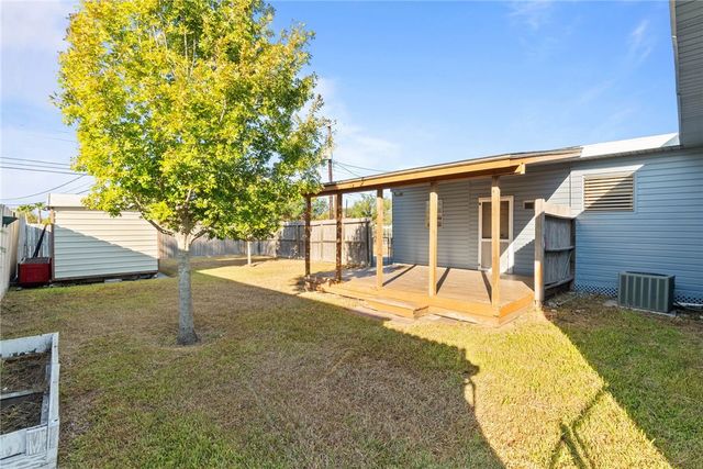 1037 Collingswood Dr, Corpus Christi, TX 78412