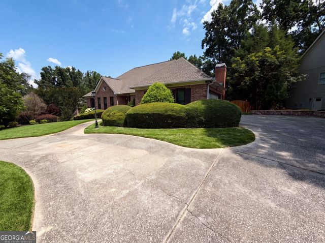 135 N Clublands Court, Johns Creek, GA 30022