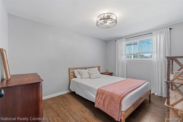 632 Bellevue Avenue, Commerce Twp, MI 48017