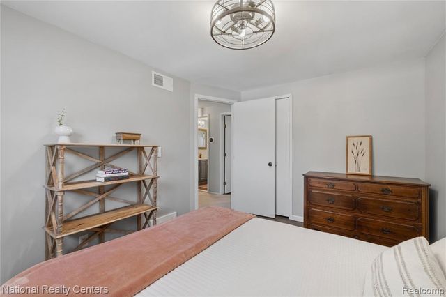 632 Bellevue Avenue, Commerce Twp, MI 48017