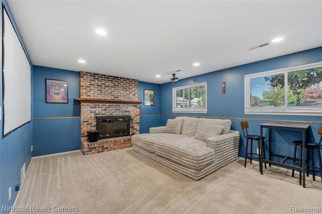 632 Bellevue Avenue, Commerce Twp, MI 48017