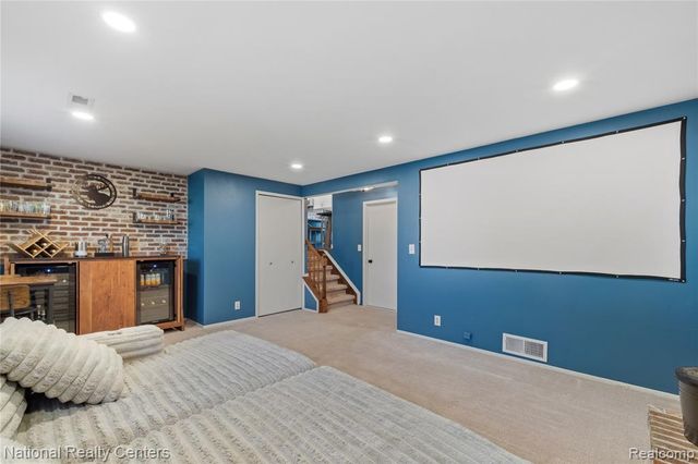 632 Bellevue Avenue, Commerce Twp, MI 48017